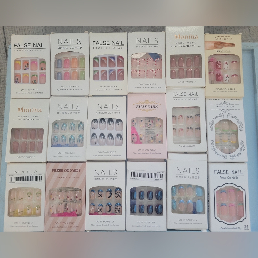 Assorted False Nails 18 Sets - Multicolor